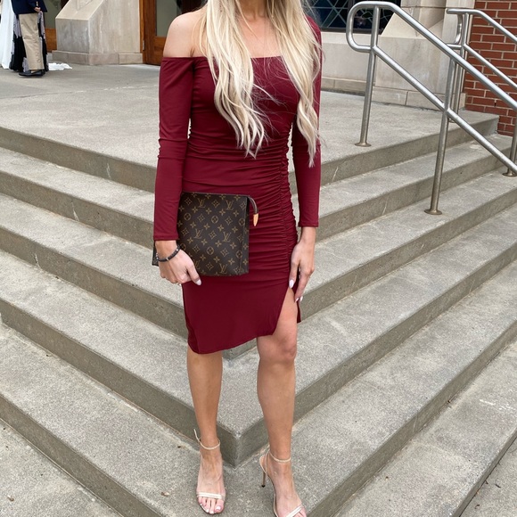 ASTR the Label Off the Shoulder Midi Dress in Wine size S - Picture 2 of 5